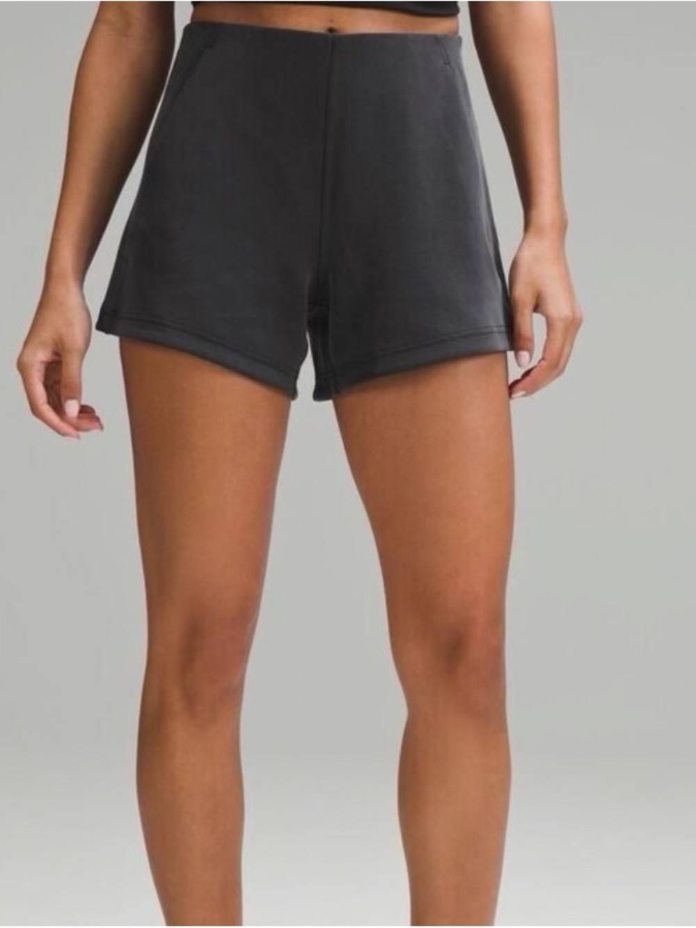 NWT Lululemon Sz 12 Black SoftStreme Mid-Rise 4” Kick-Flare Athletic Shorts